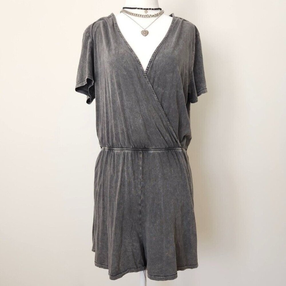 H&M Gray Romper Sz Medium Acid Wash Grunge Goth Punk Elastic Waist Short Sleeve - Picture 9 of 16